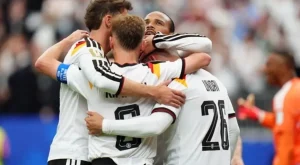 Alman kaptan Kimmich’in kampında yılan alarmı: “Burada biraz ürküyorum” itirafı